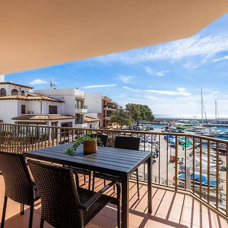 Апартаменти Es Port