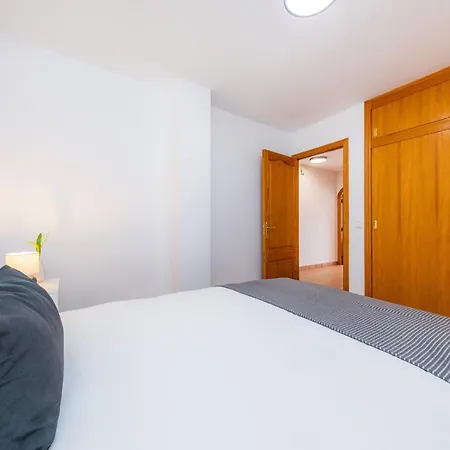 Апартаменти Es Port *