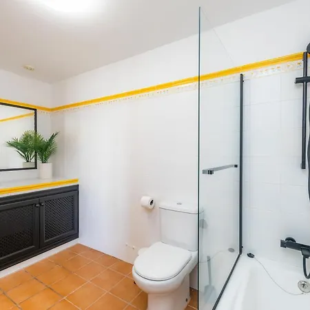 Es Port Кала-Ратхада