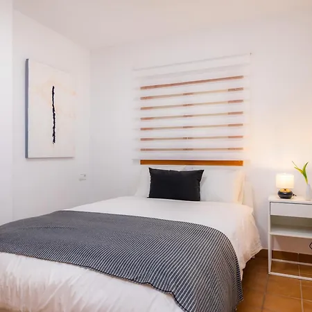 Es Port Апартаменти *