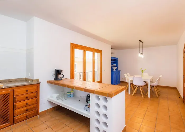 Es Port 아파트 칼라 라트자다