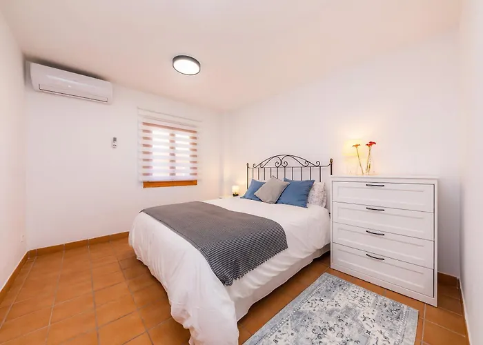 Es Port * 칼라 라트자다